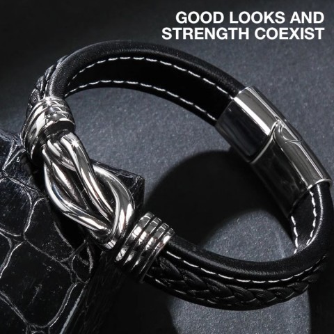 Magnetic twist bracelet