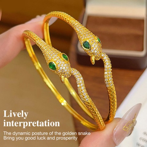 Gold-dotted diamond snake bracelet