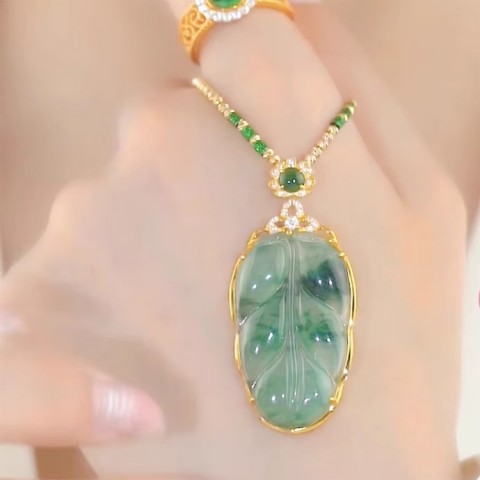 Hetian jade necklace